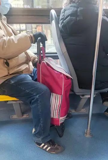 DƬ